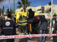 بالفيديو: اصابة متوسطة لسيدة بانقلاب مركبة وسط مدينة يافا 